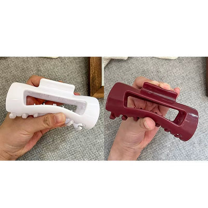 https://cdn.shopify.com/s/files/1/0742/1198/3559/files/soft-silicone-shark-hair-claw-clip-non-slip-break-resistant-grip-for-women-durable-comfortable-for-daily-wear-sports-2639811.jpg?v=1766952552
